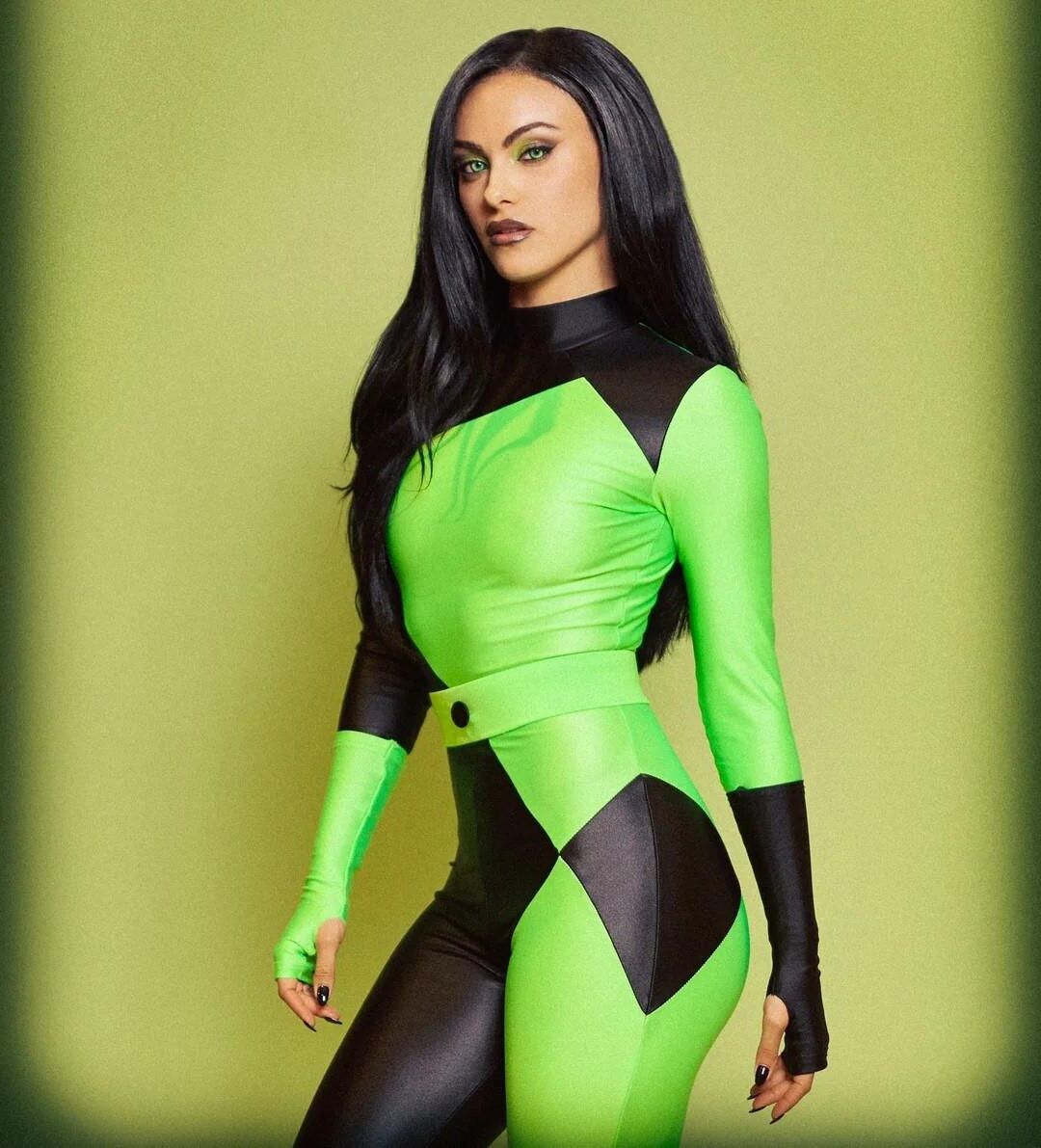Camila Mendes Ass situações casuais