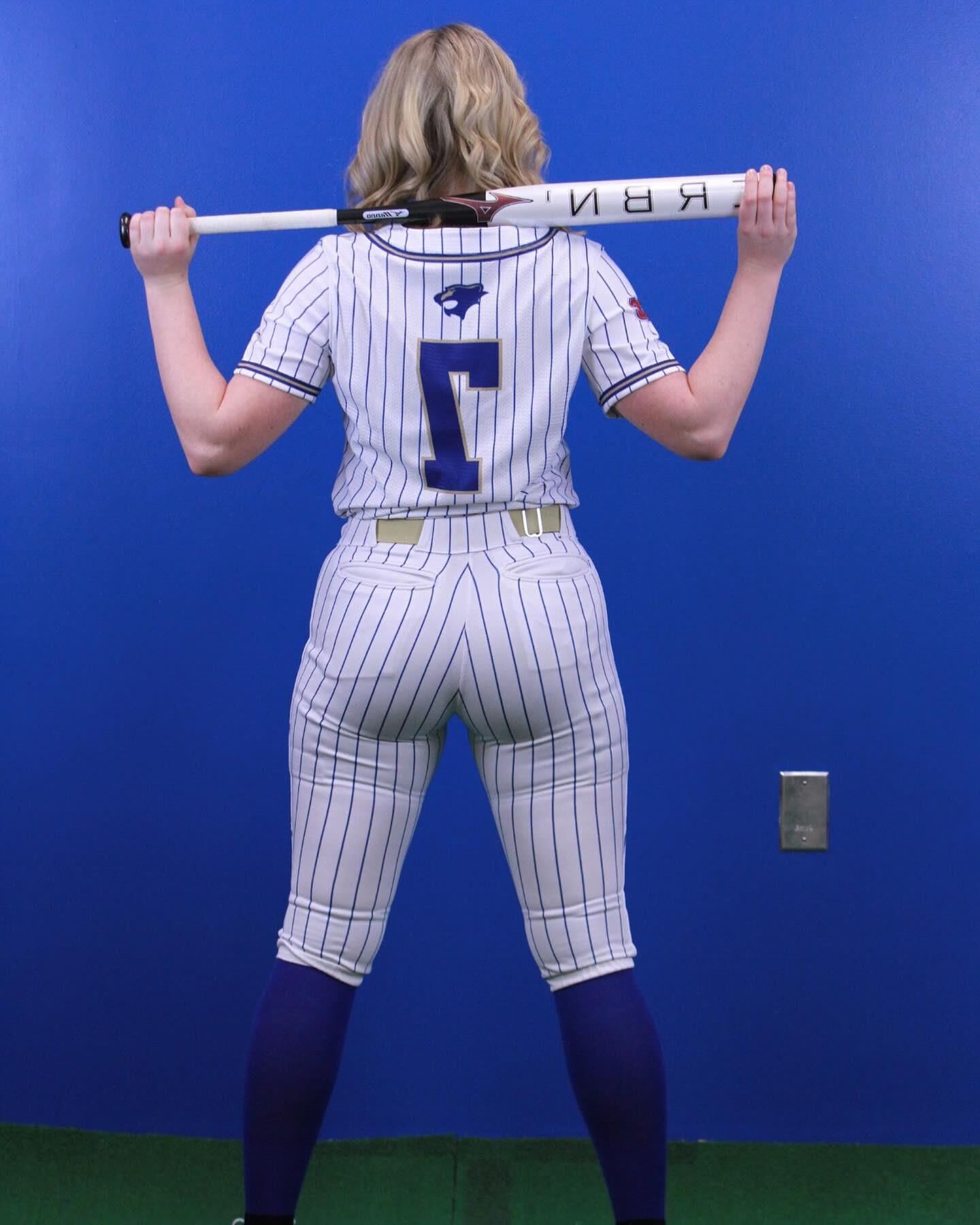 Phat booty softball pawgs para bbc
