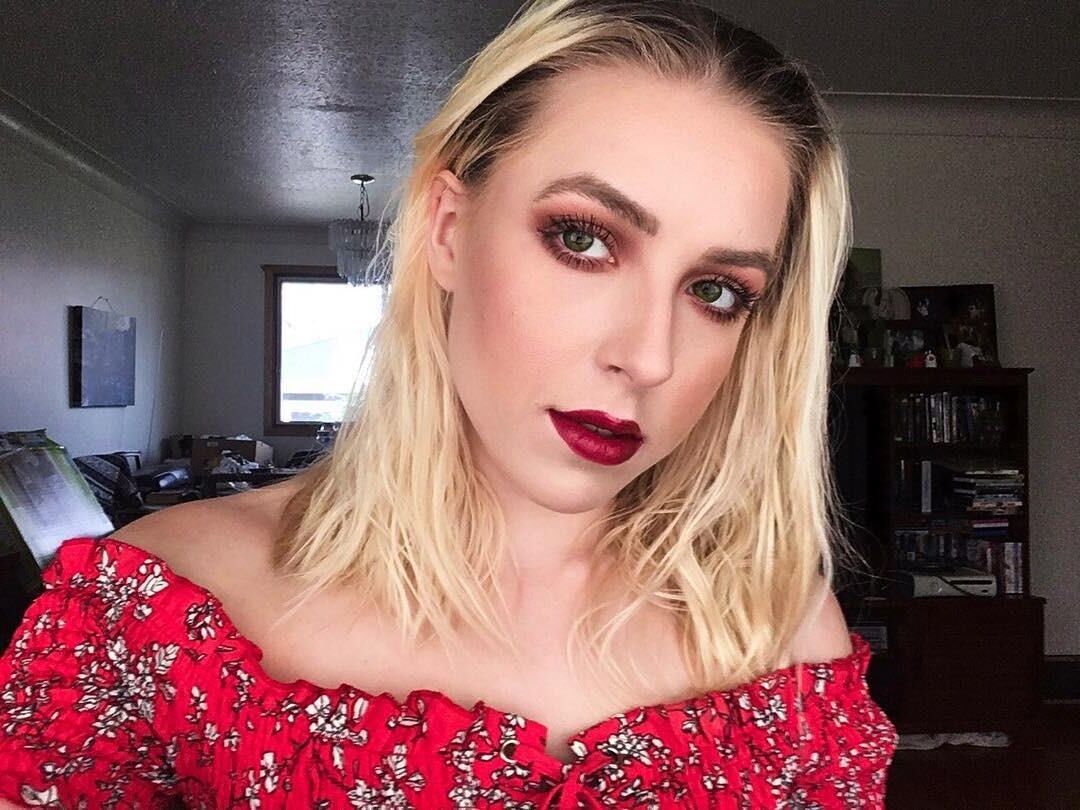Lauren is a Sexy Booty Hoe