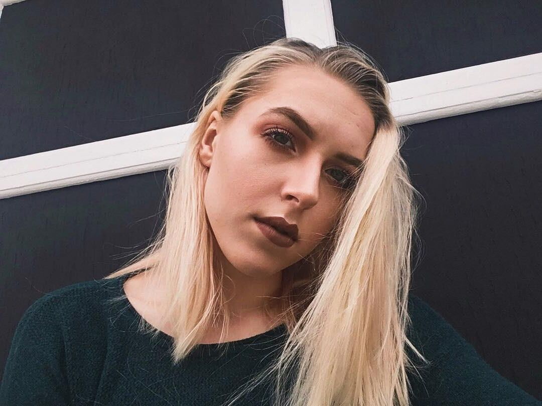 Lauren is a Sexy Booty Hoe