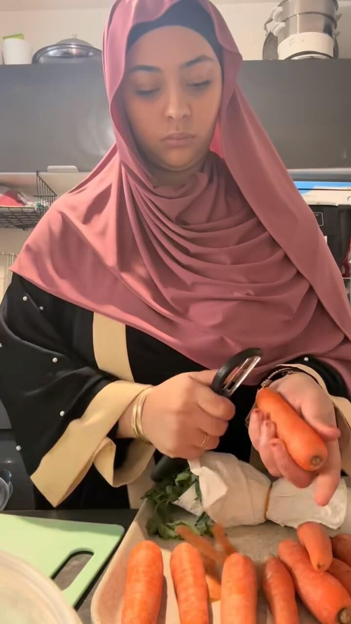 Puta esposa árabe bbw grandes mamas expôs seu rosto a degradou