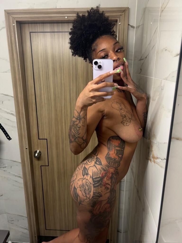 NYC Sexarbeiter Tattoo Körper Ebenholz