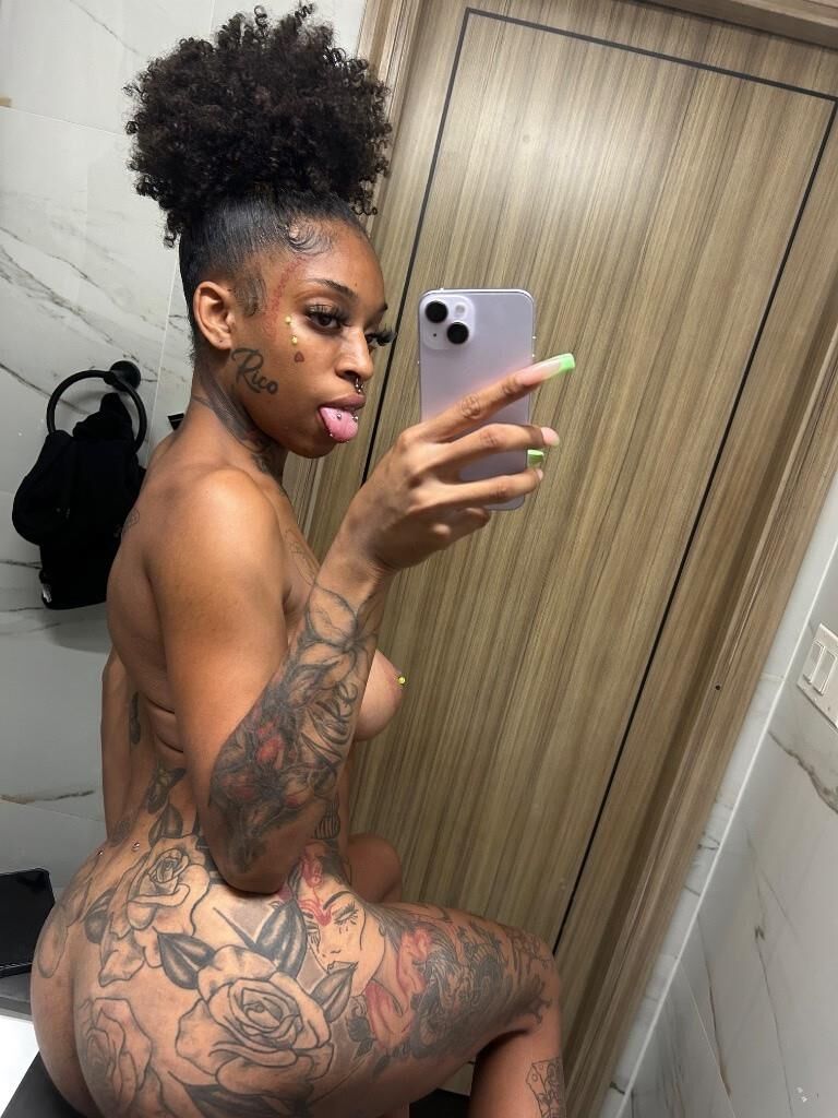 NYC Sexarbeiter Tattoo Körper Ebenholz