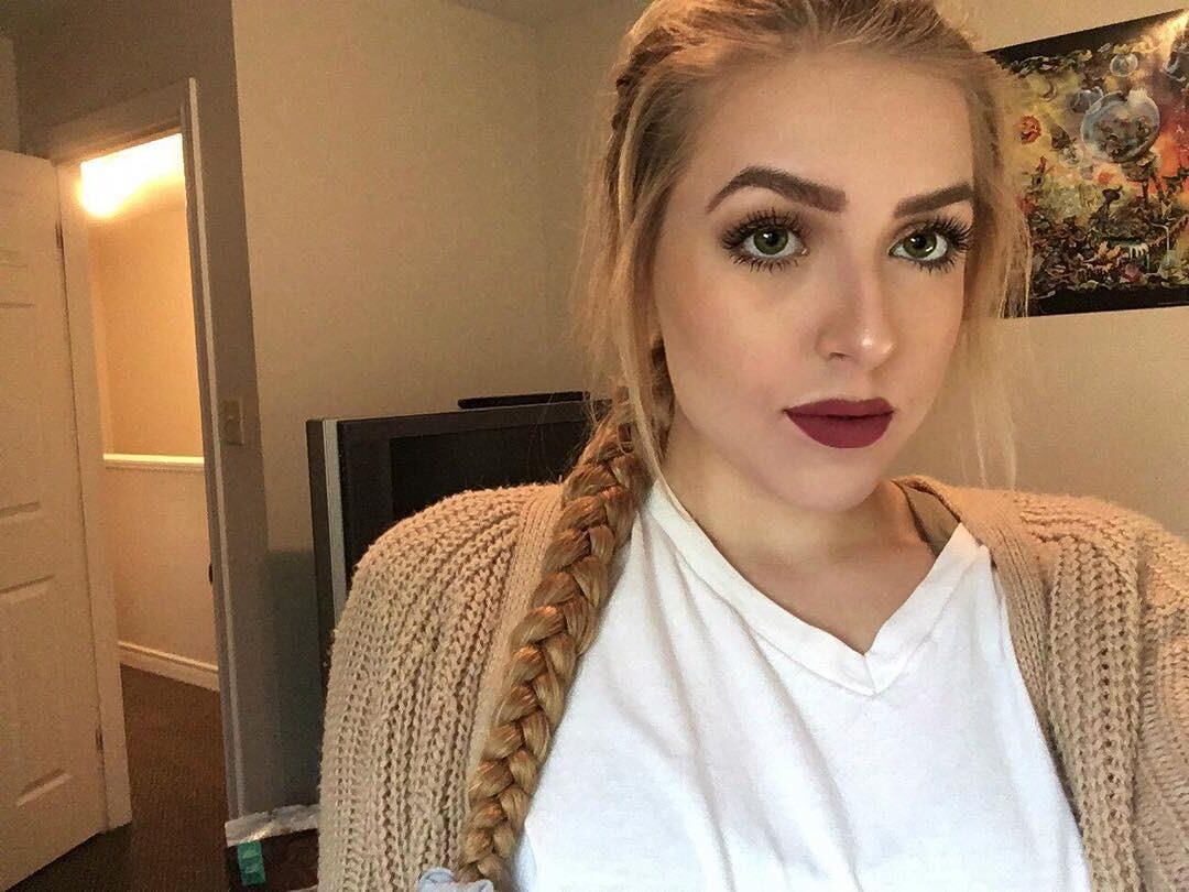 Lauren is a Sexy Booty Hoe