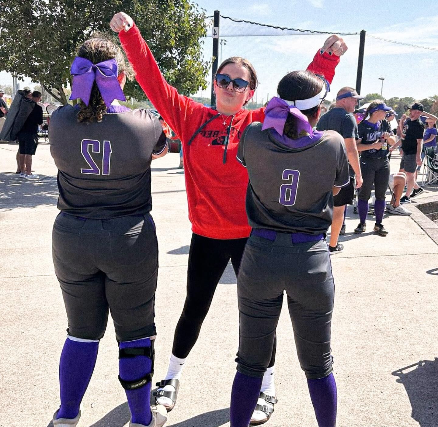 Phat booty softball pawgs para bbc