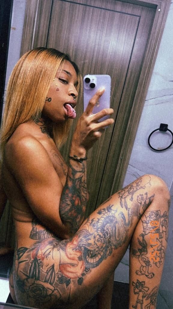 NYC Sexarbeiter Tattoo Körper Ebenholz