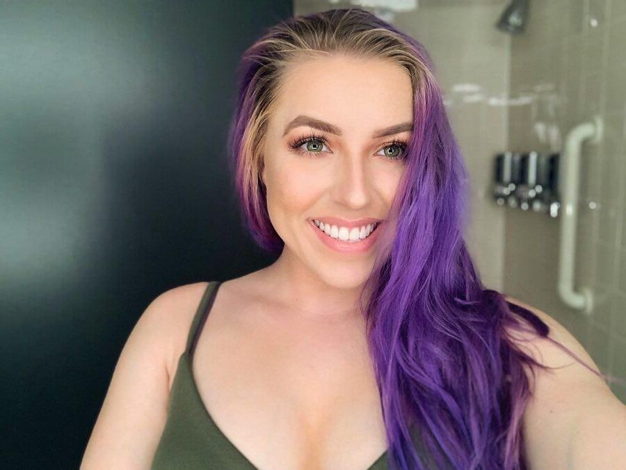 Lauren is a Sexy Booty Hoe