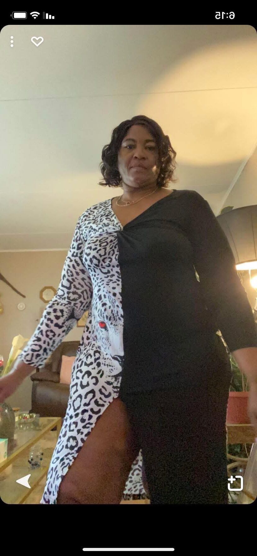 Sra. Jiggles Black Gross Granny