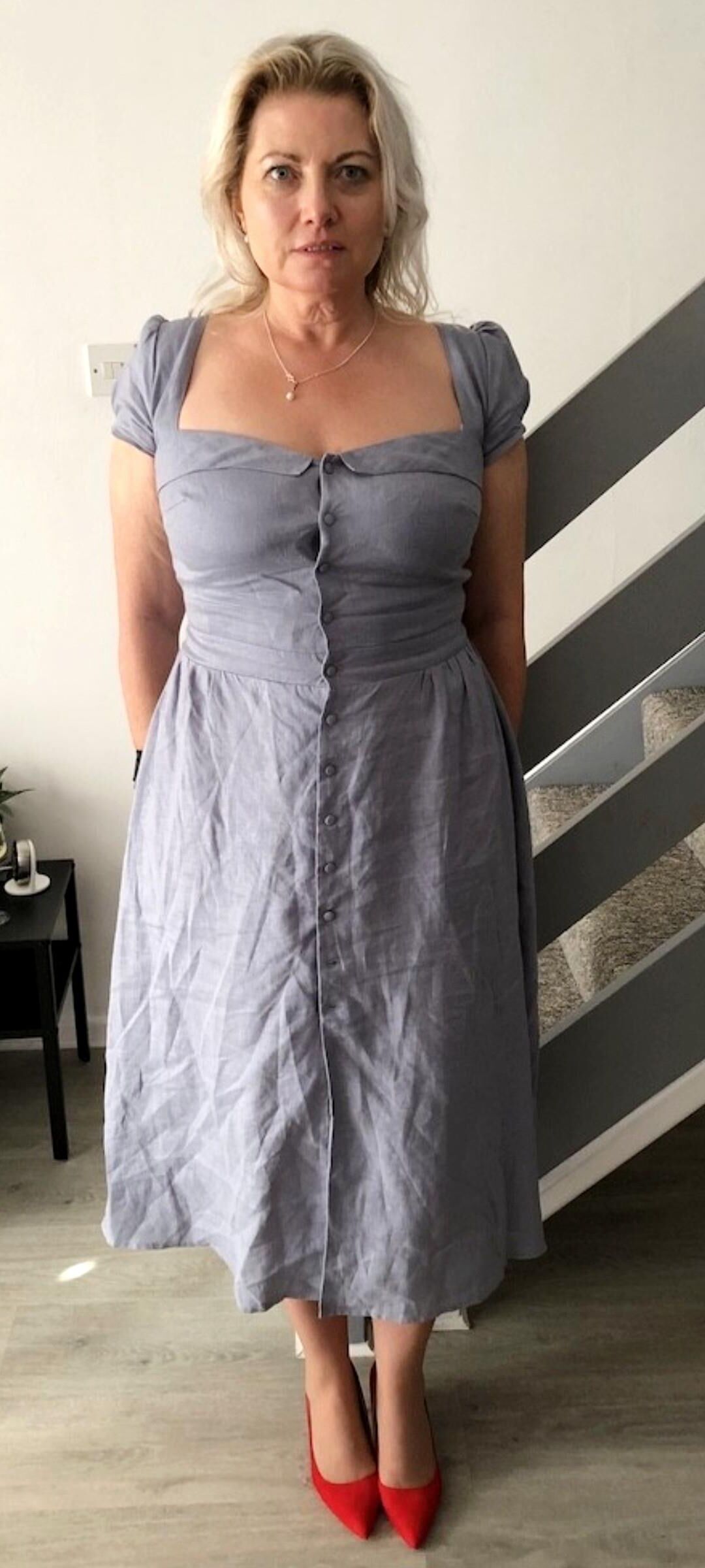 Unterwürfige reife Frau (Emily)