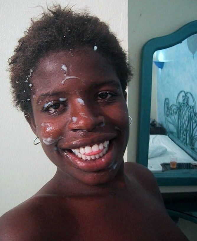 AMATEUR EBONY TEENS AND MILFS
