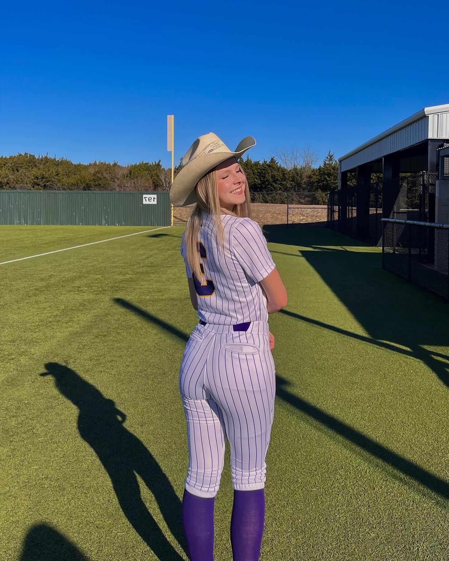 Phat booty softball pawgs para bbc