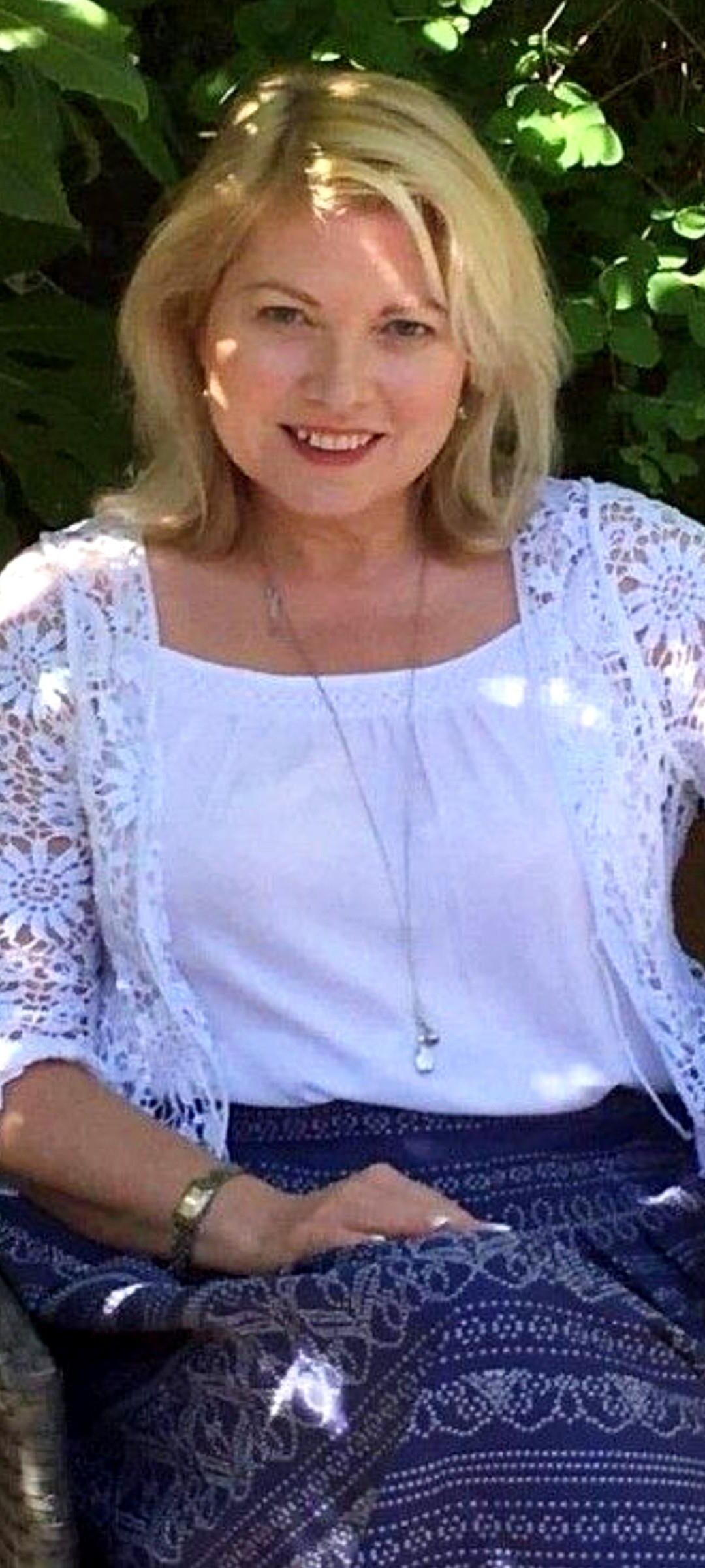 Unterwürfige reife Frau (Emily)