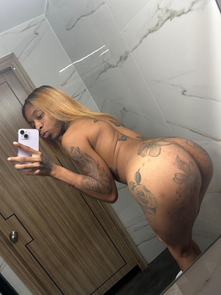 NYC Sexarbeiter Tattoo Körper Ebenholz