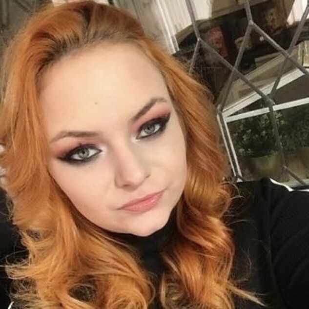 Harley Big Ass Big Ticts Британская рыжая роговая дурака BBW смешана