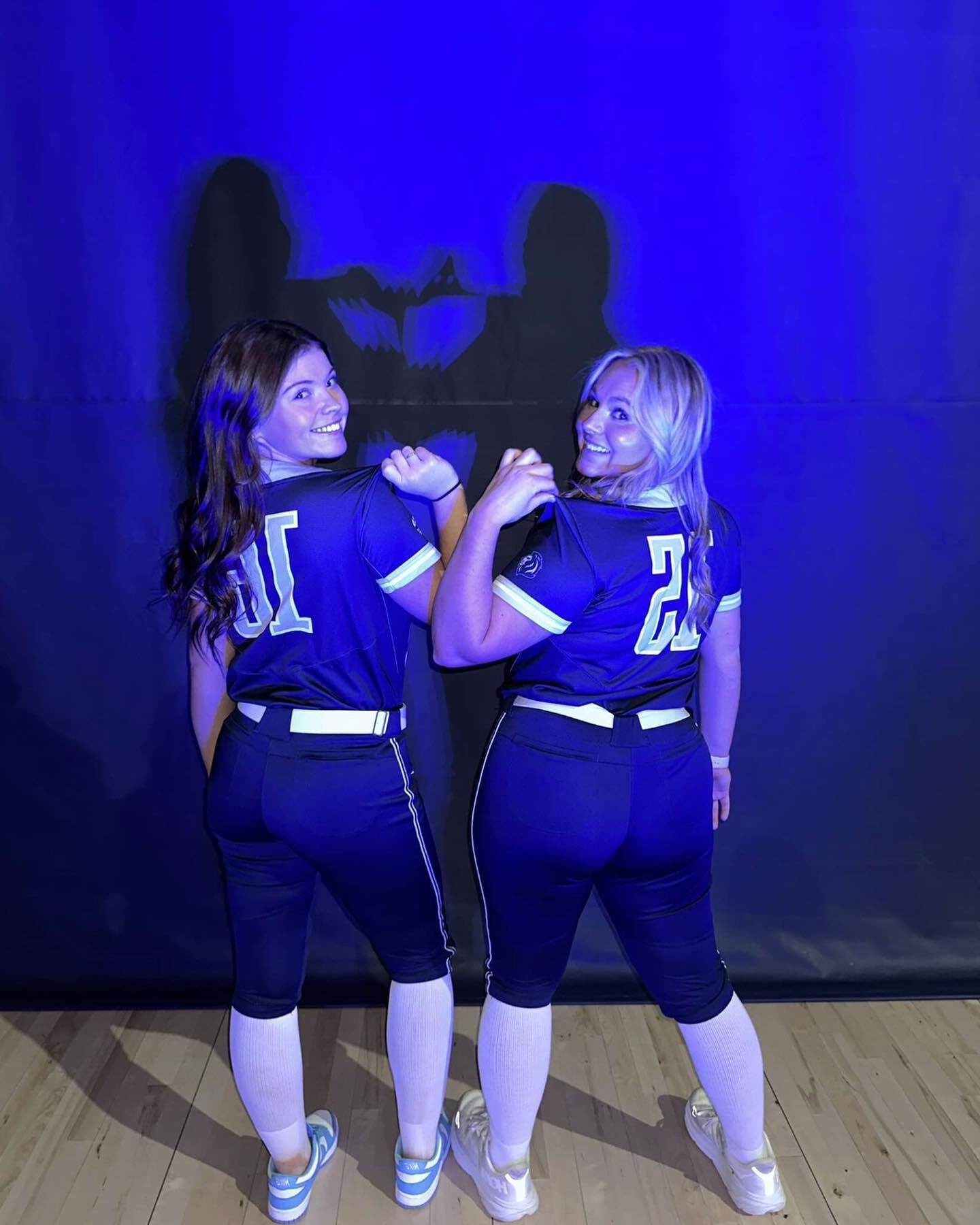 Phat booty softball pawgs para bbc