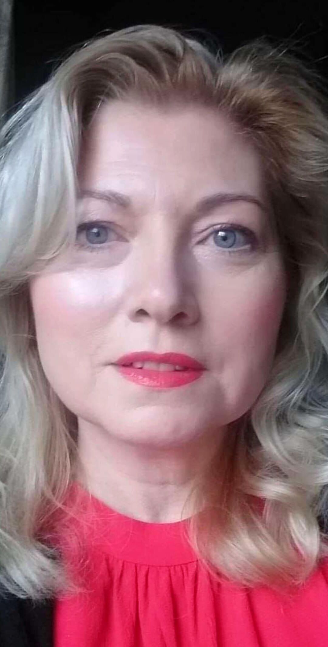 Unterwürfige reife Frau (Emily)