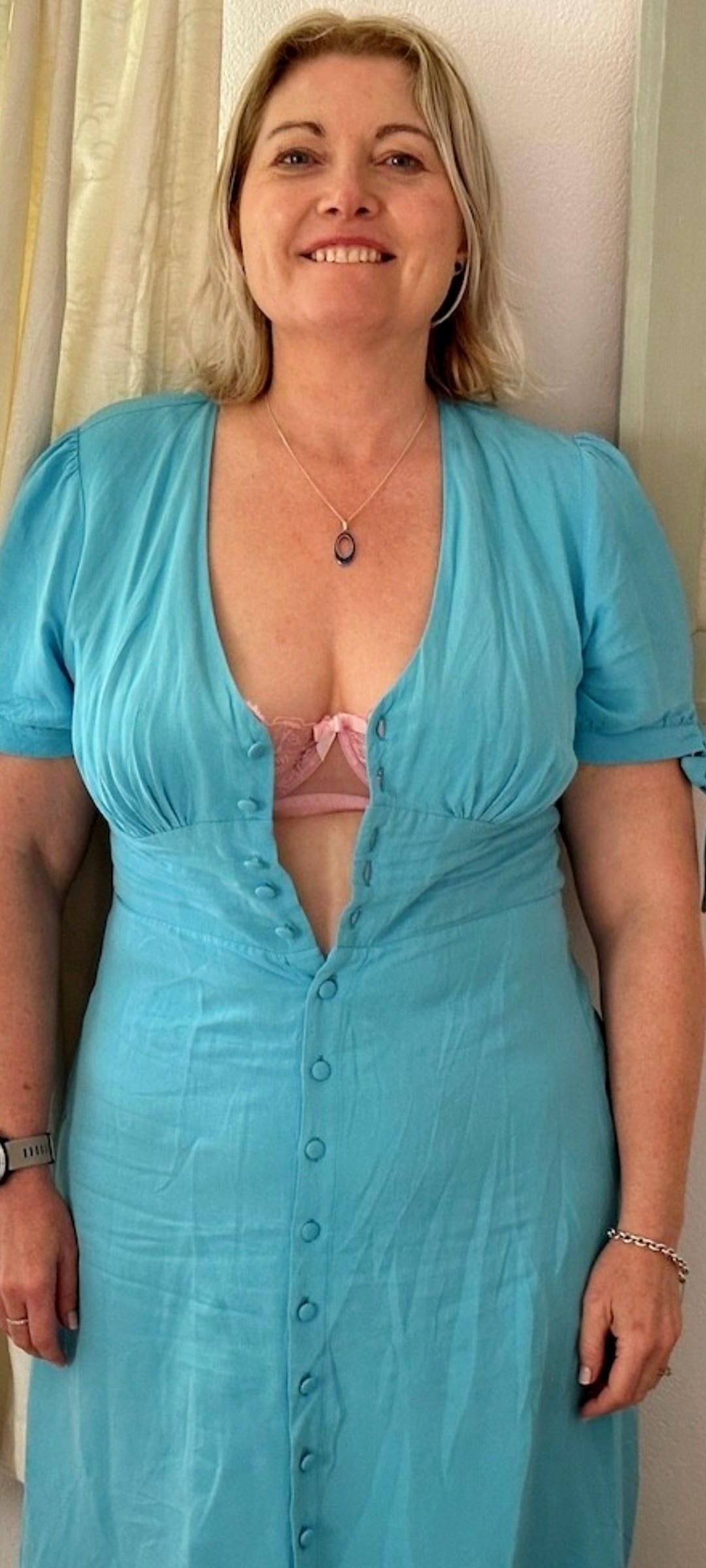 Unterwürfige reife Frau (Emily)