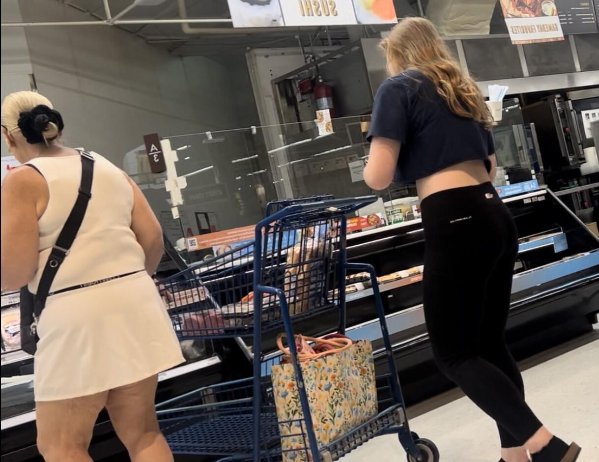 Garotas aleatórias de bunda apertada