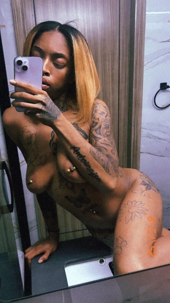 NYC Sexarbeiter Tattoo Körper Ebenholz