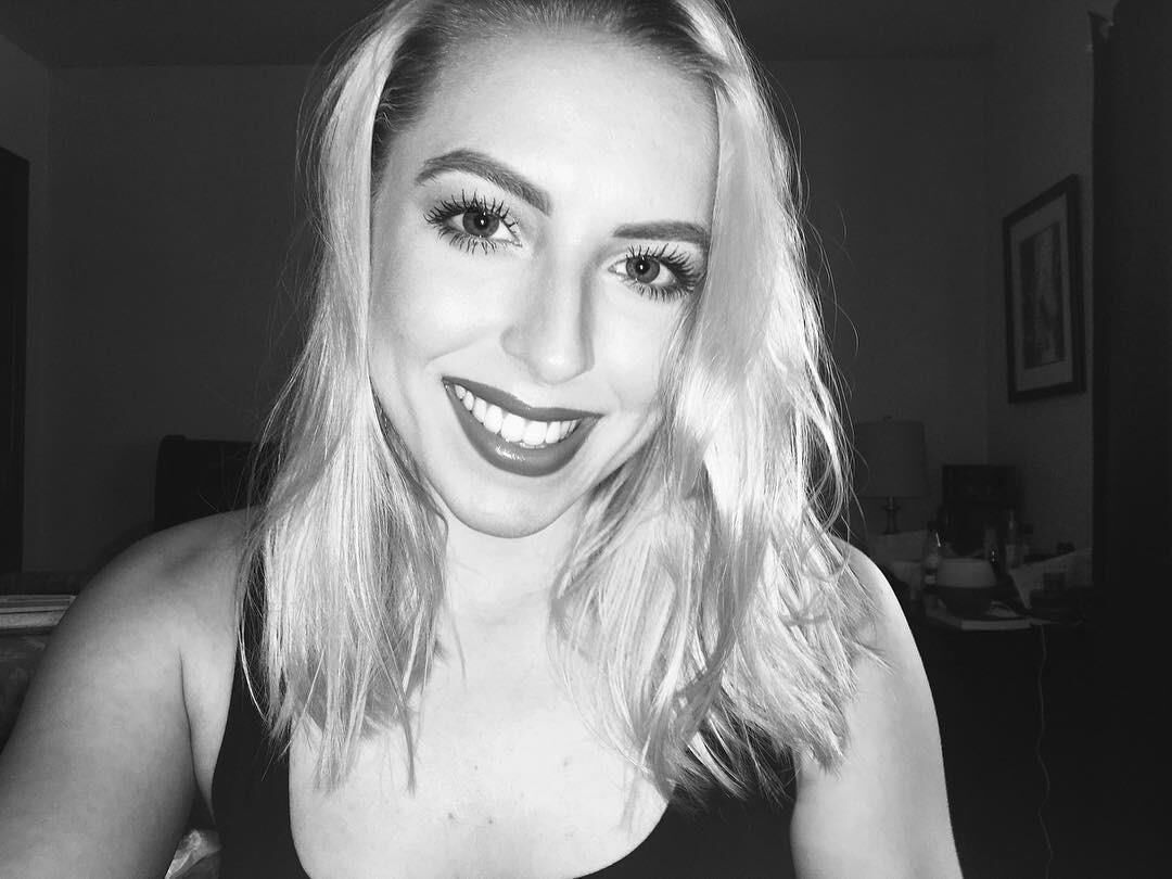 Lauren is a Sexy Booty Hoe