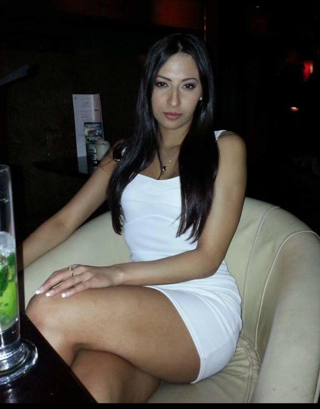 Alex es esta puta adolescente pertenece aquí, ella es una escolta