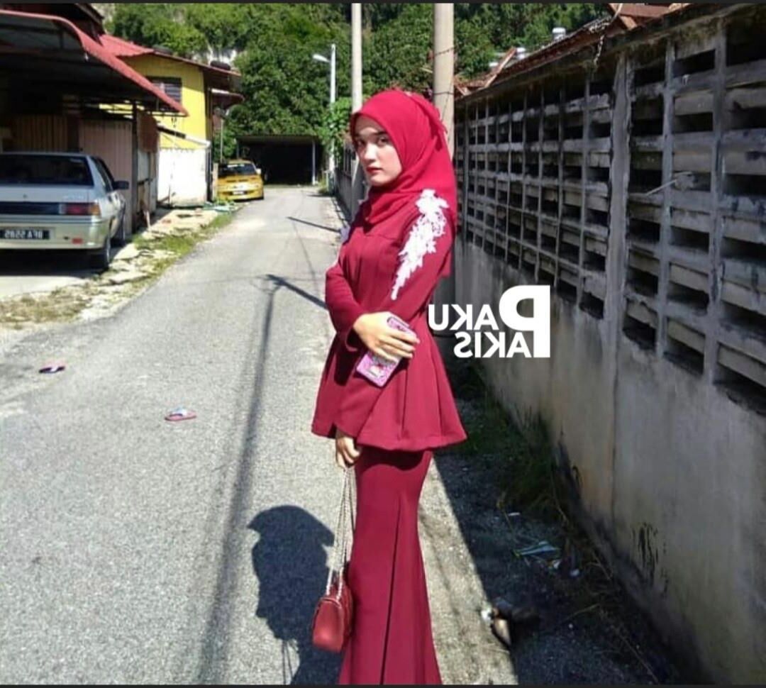 Hijab malaio fofo usando vagabunda