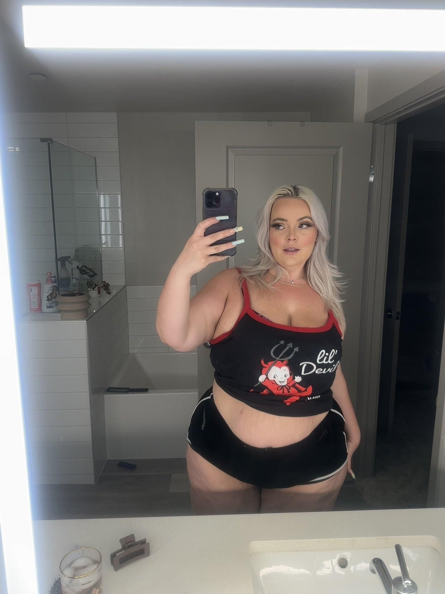 Misscakes grandes culo tetas grandes belleza rubia bbw milf tiros mixtos
