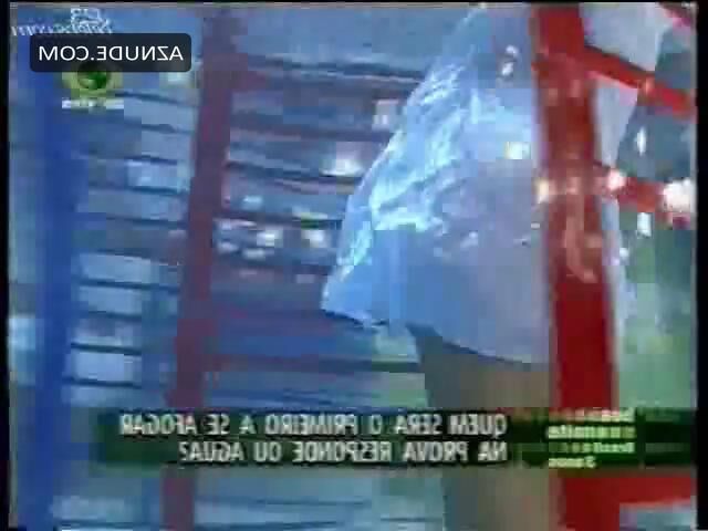 Modelo y actriz brasileña desnuda Nana Gouvea