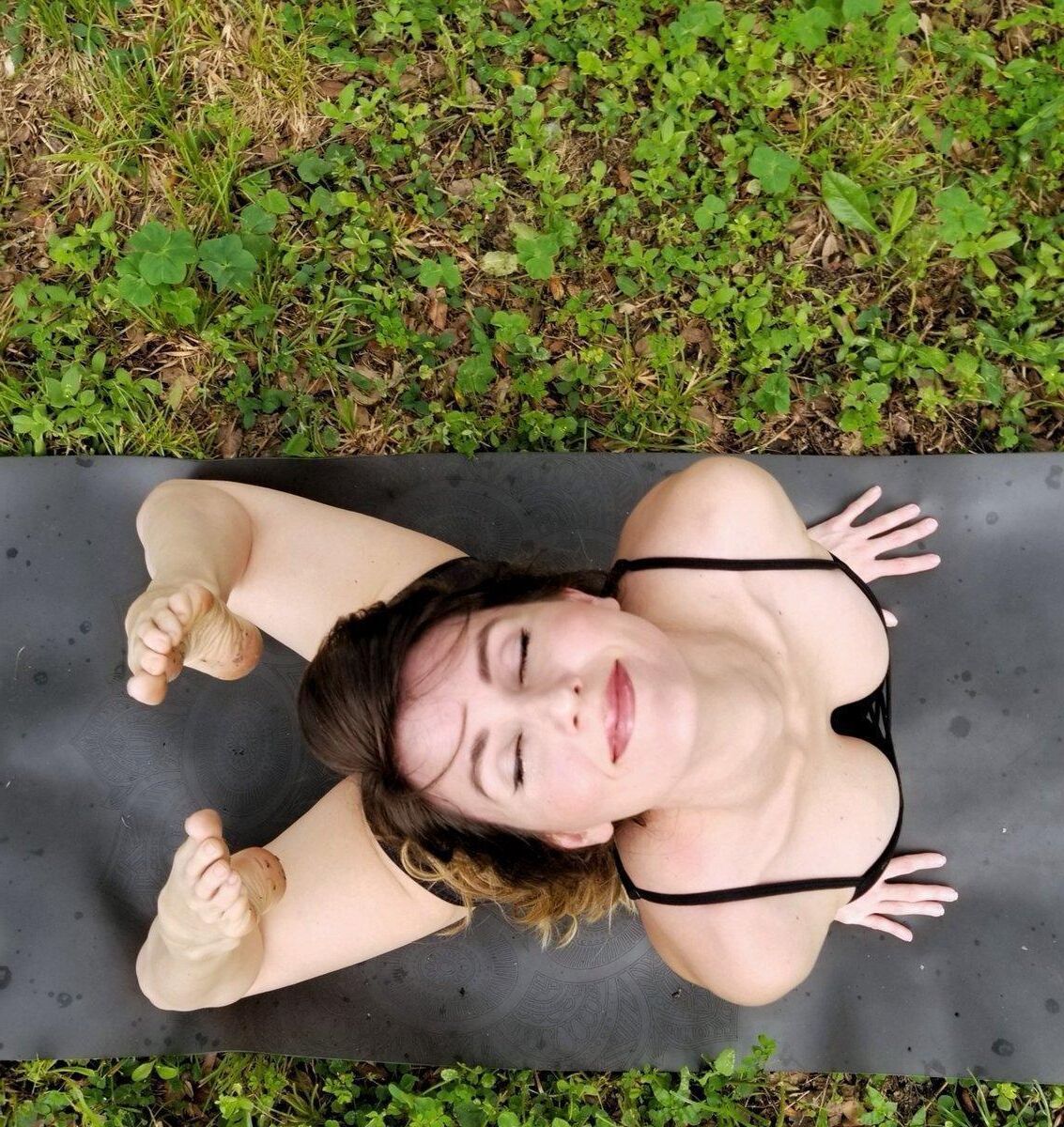 jamiemarie_yoga любительская модель ног