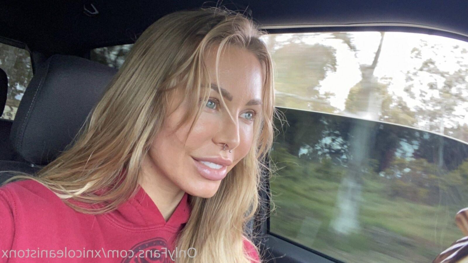 Xnicoleanistonx