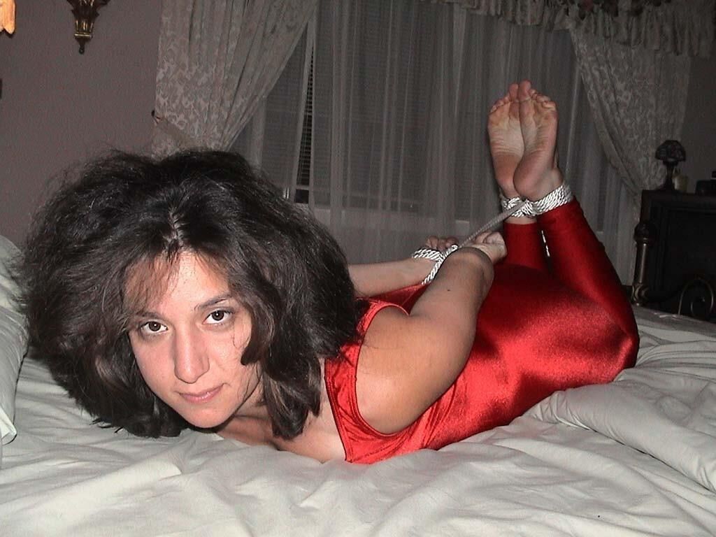 Tied toes and soles for fapping pleasure