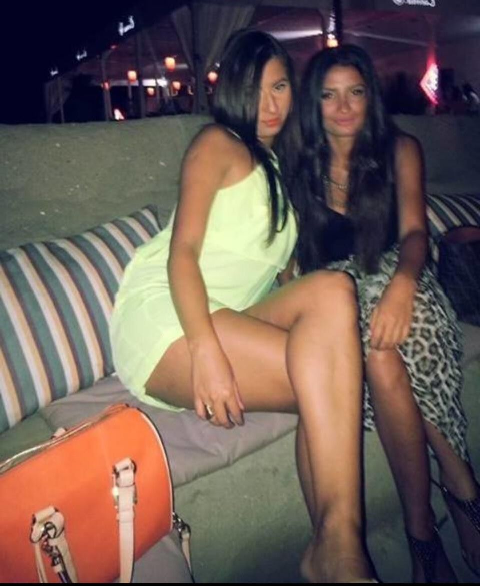 Alex es esta puta adolescente pertenece aquí, ella es una escolta