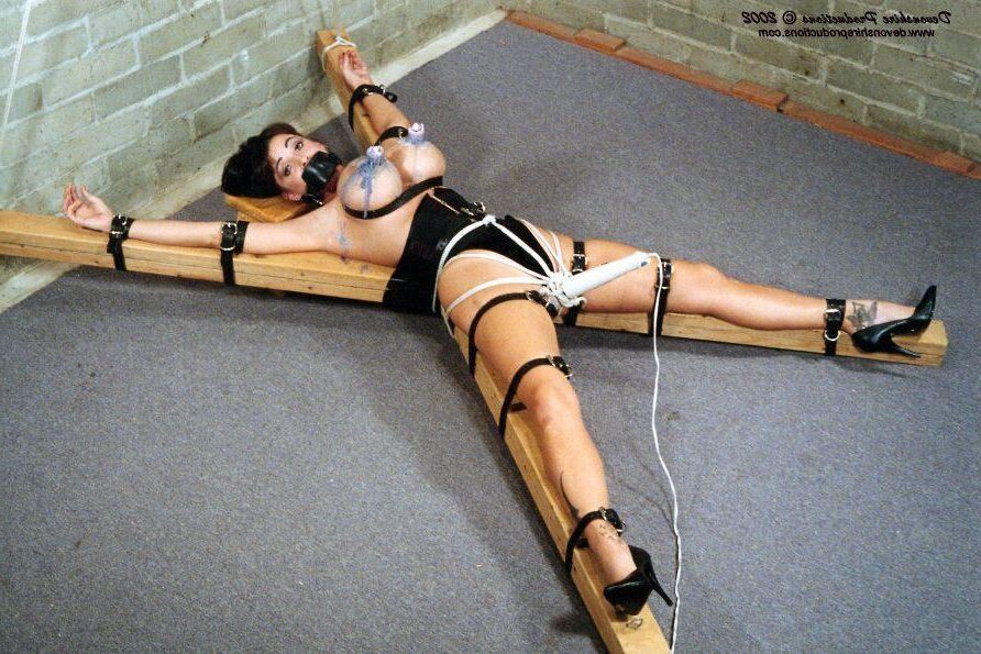 Summer Cummings  Bondage in black