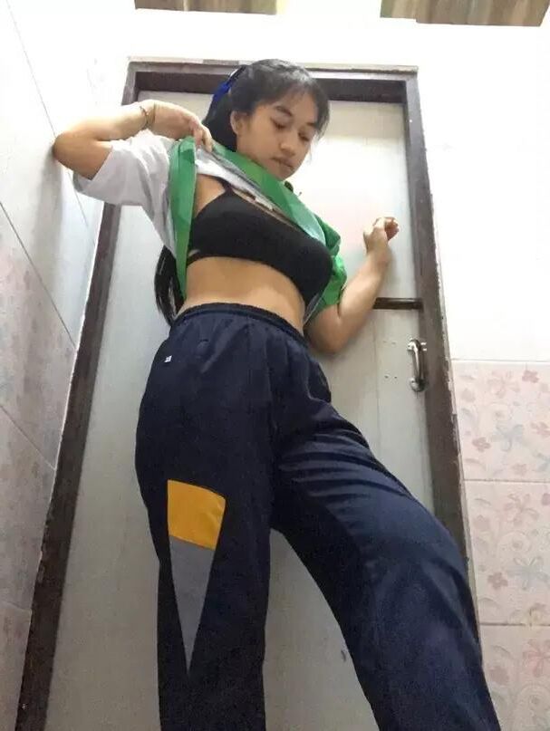 Gracinha sexy da universidade tailandesa