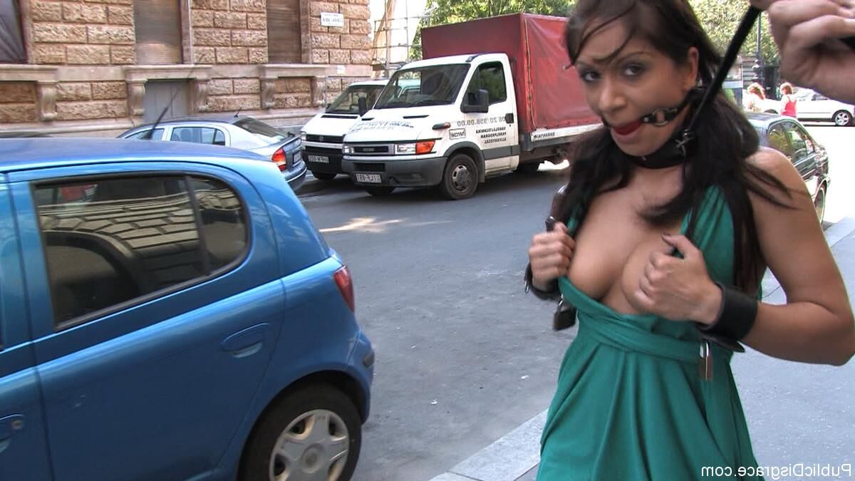 Lea Lexis