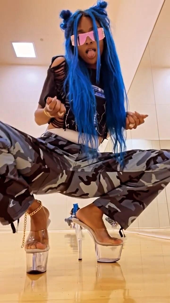Ciara Füße