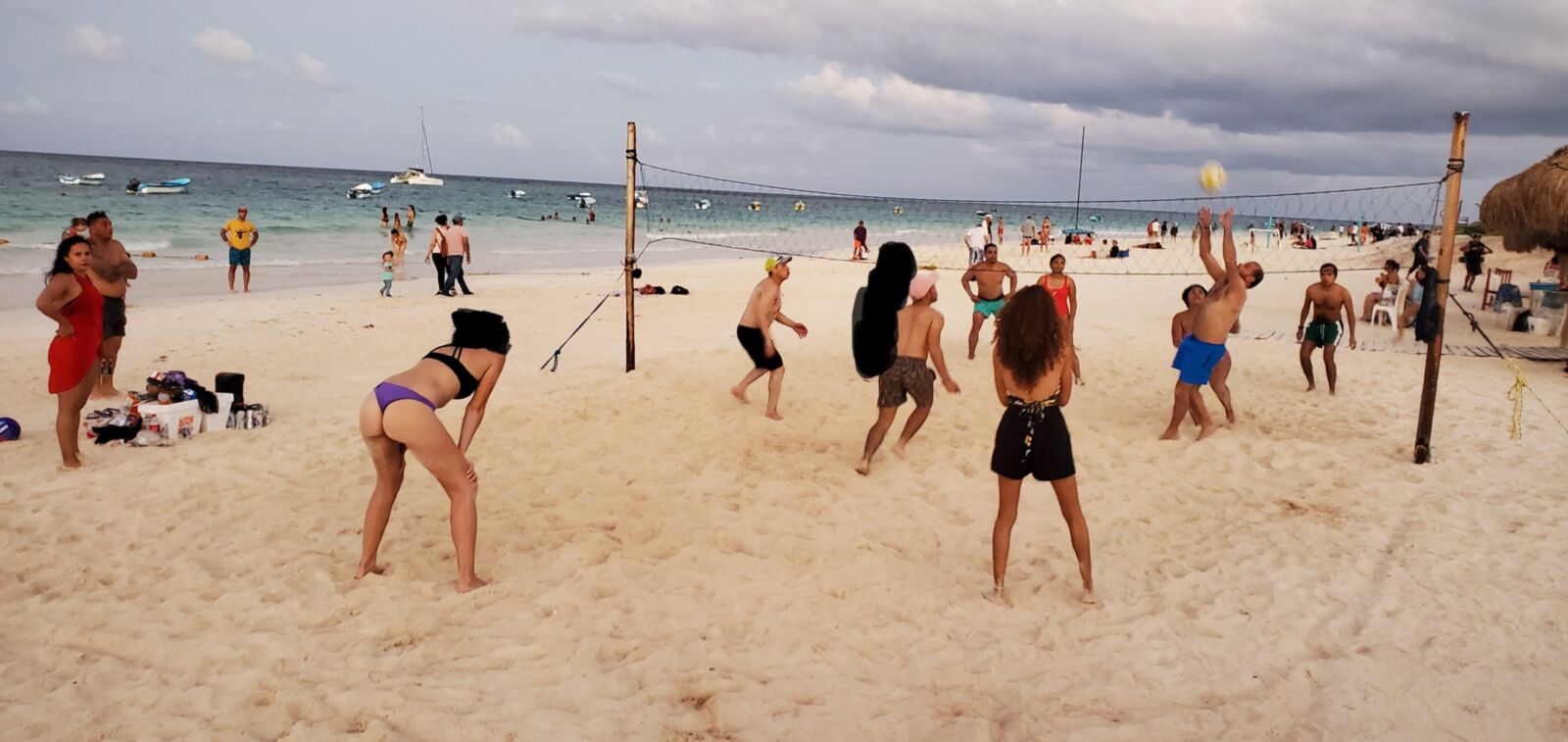 Bikini sincronizado adolescentes Fit Thong Ass Hotwife Modelo Amateur Model Beach