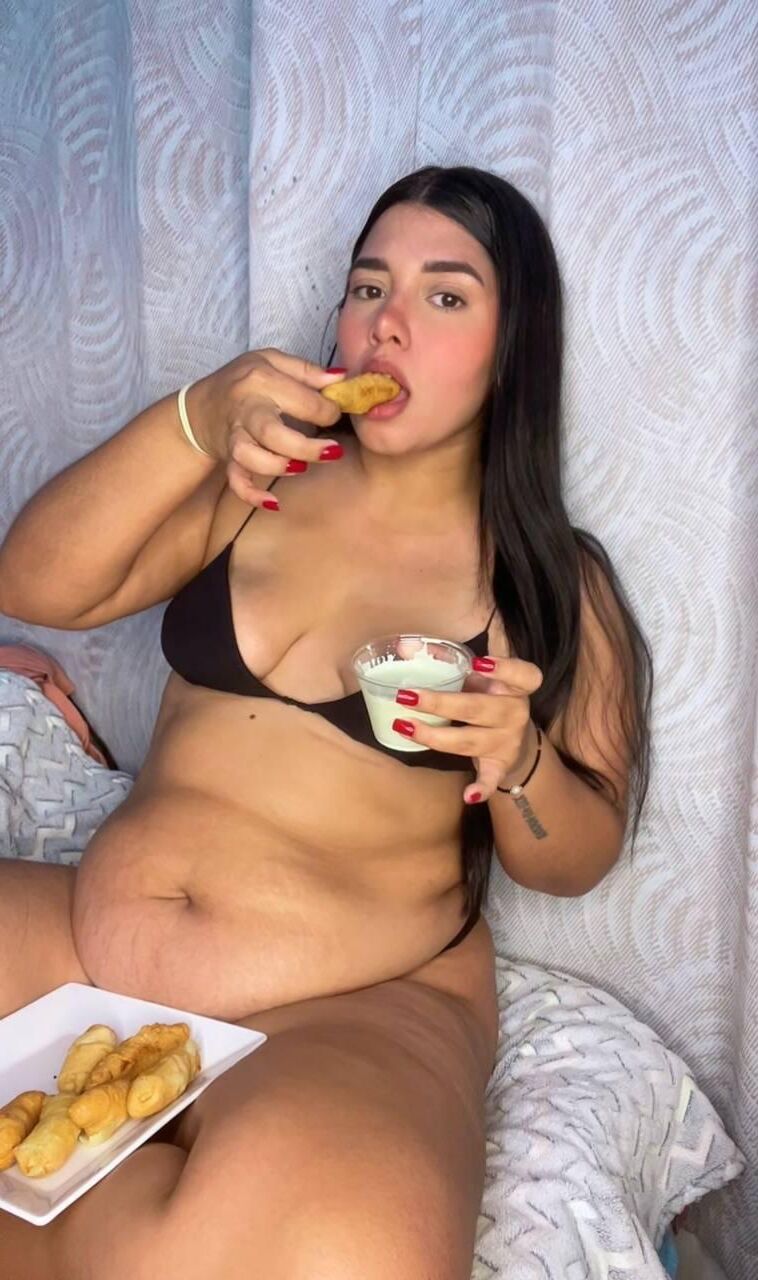 Pretty Young Girl Flabby Belly bonitas tetas