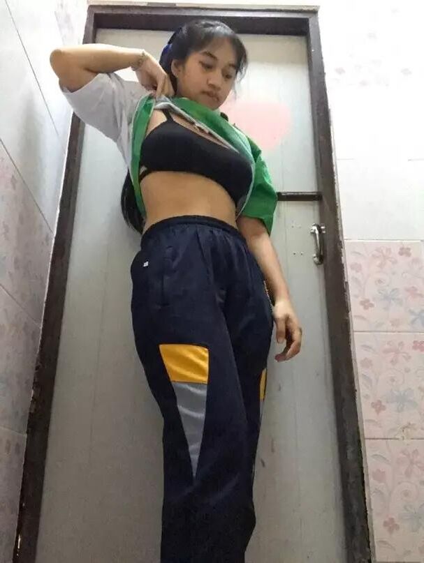 Gracinha sexy da universidade tailandesa