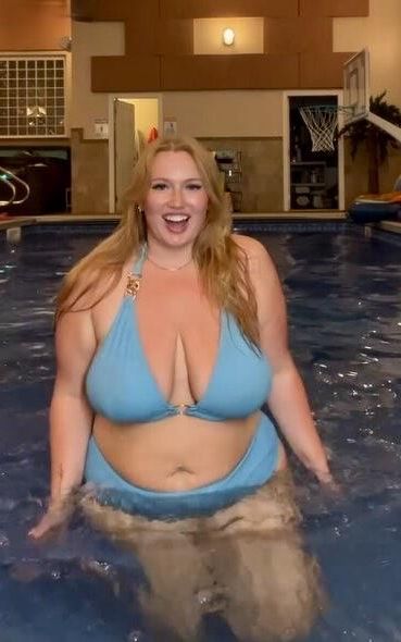 Strawberry Big Ass Big Boobs Redhead BBW MILF Mezclas Hot Hots