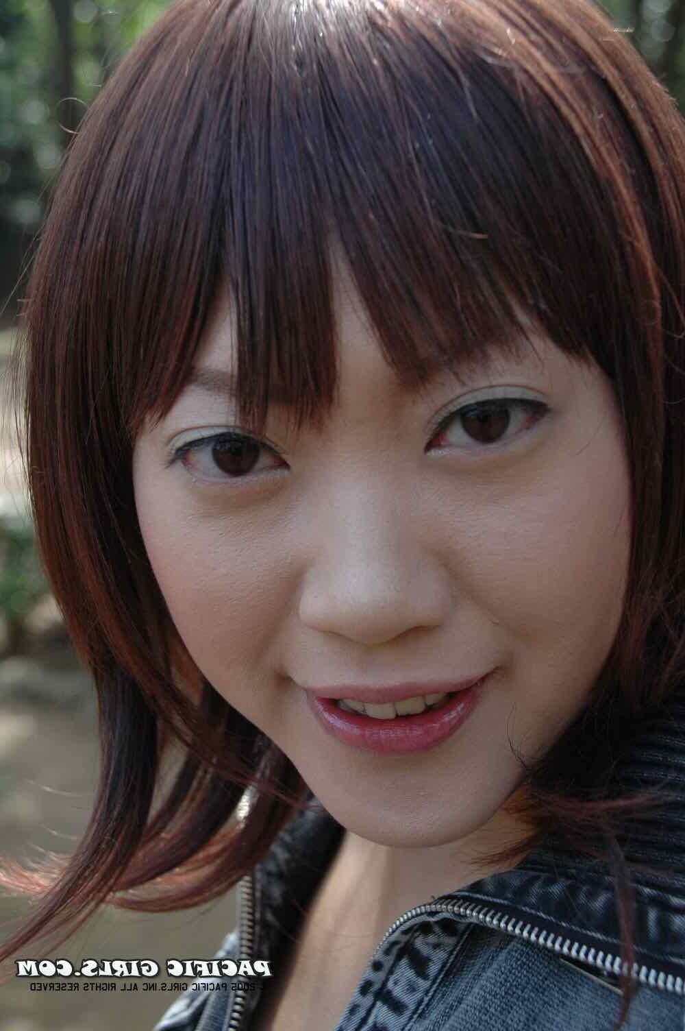 Pacificgirls Madoka nach dem Einkaufen