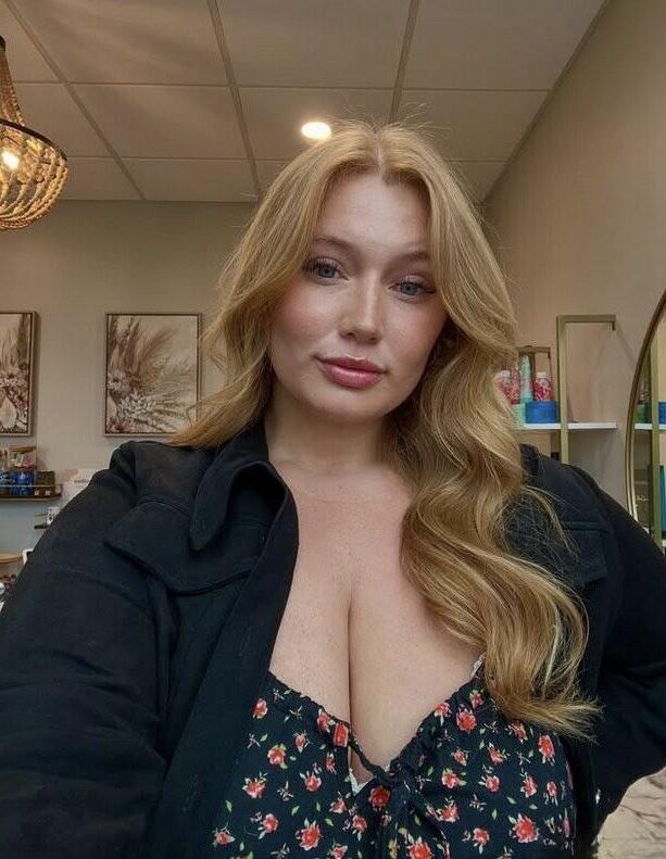 Strawberry Big Ass Big Boobs Redhead BBW MILF Mezclas Hot Hots