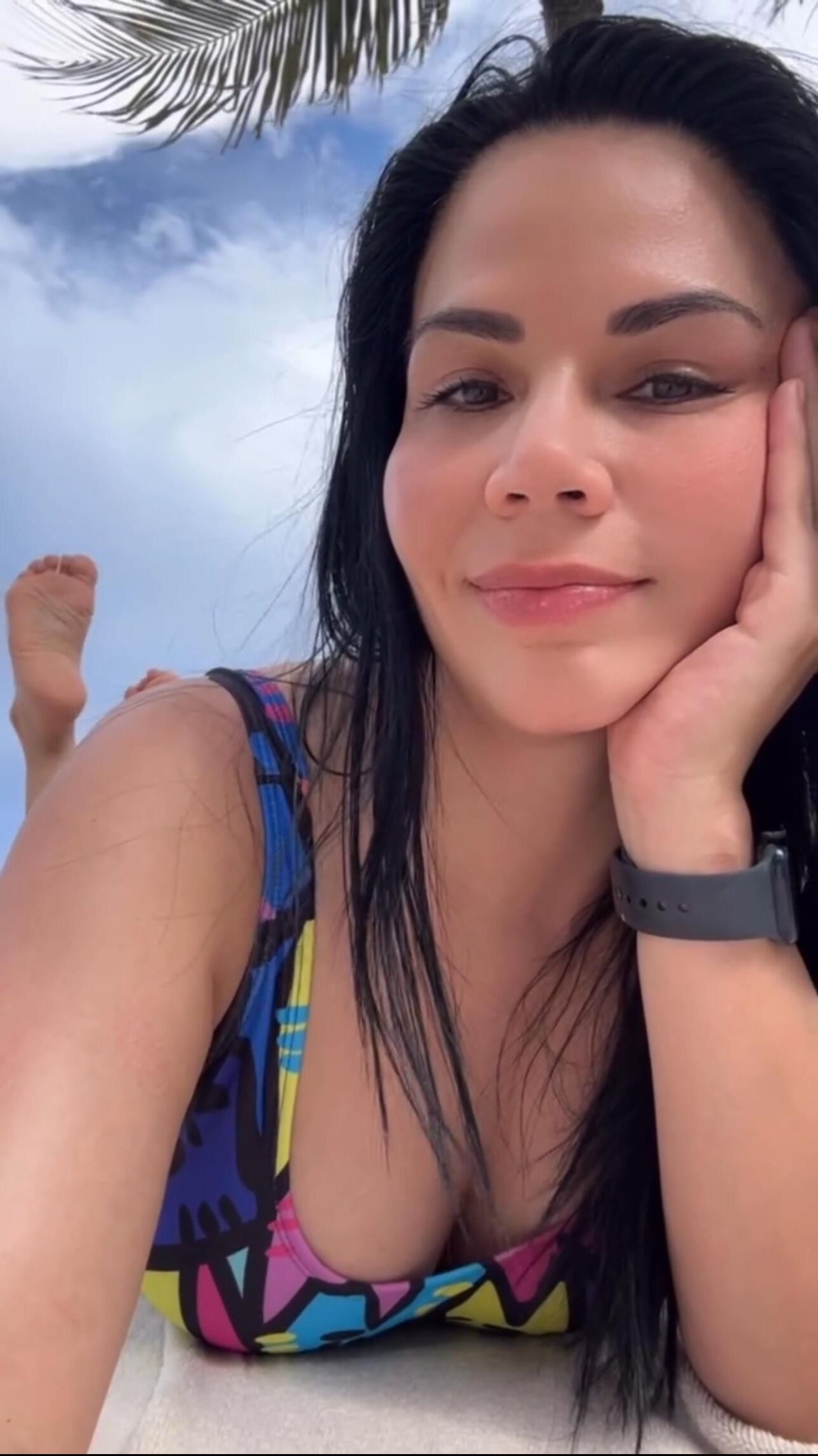 Bren latina hermosas suelas y pies