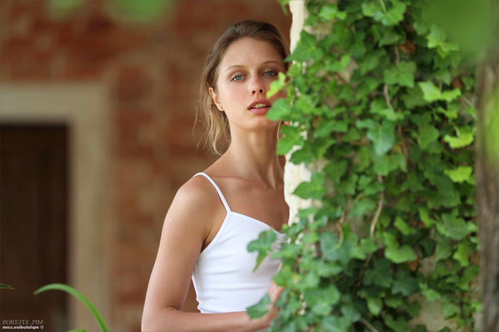 Mplstudios Clarice ruhiges Selbstvertrauen