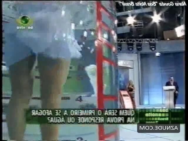 Modelo y actriz brasileña desnuda Nana Gouvea