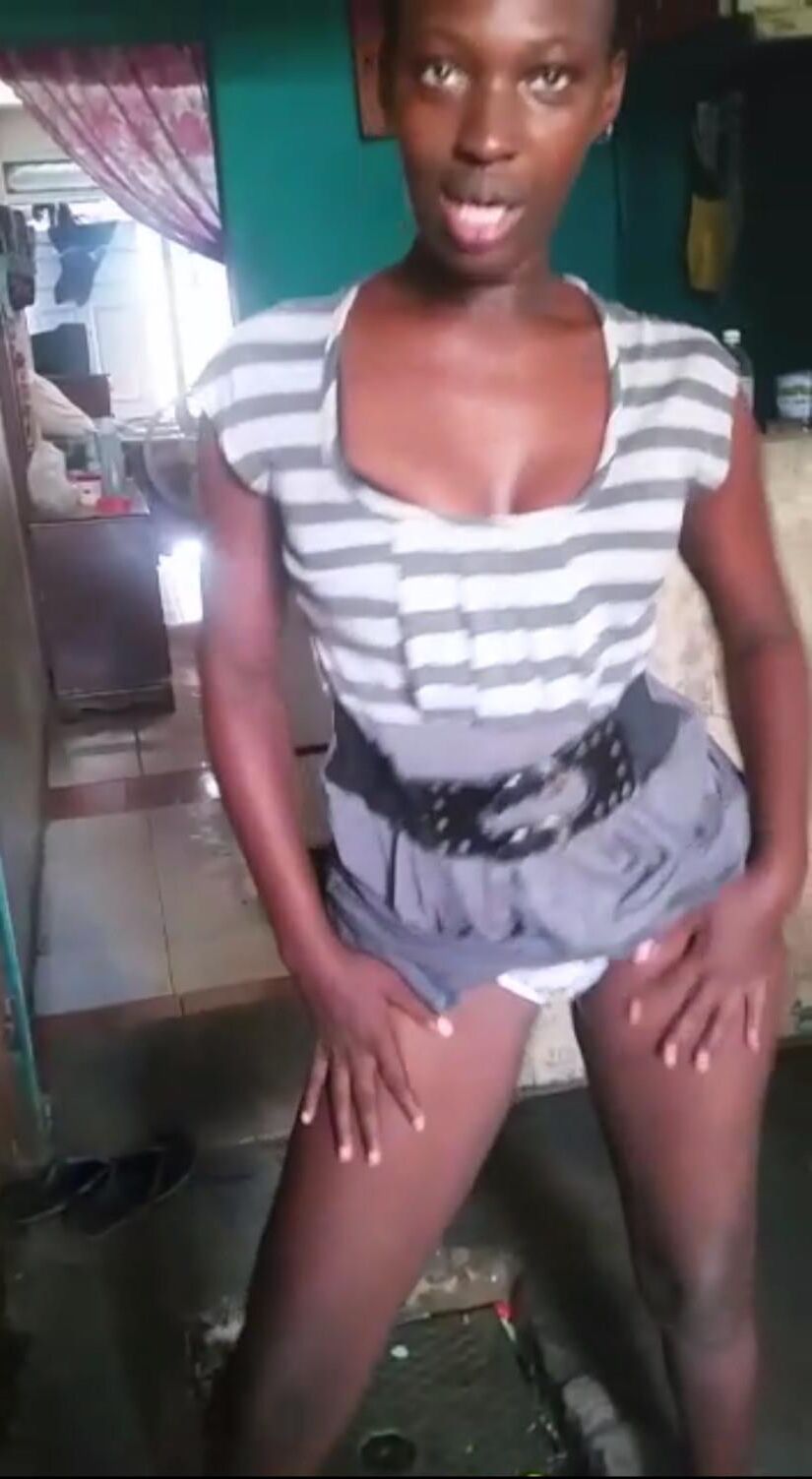 Ebony Crackhead Dancing für Kamera