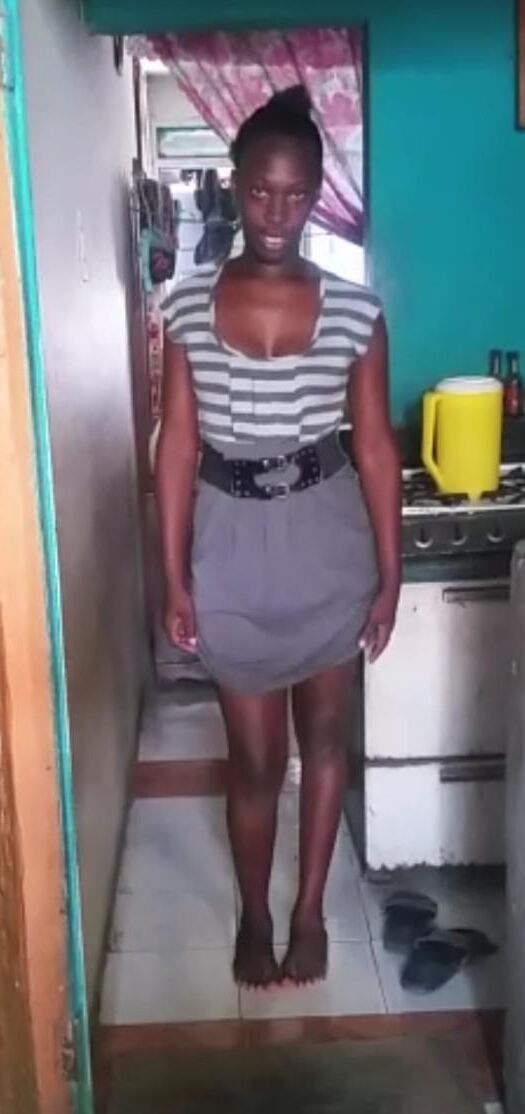 Ebony Crackhead Dancing für Kamera