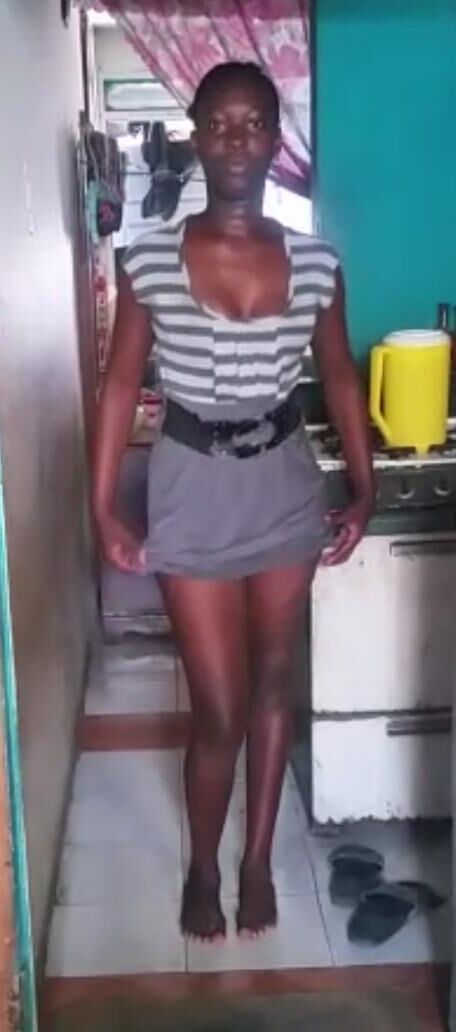 Ebony Crackhead Dancing für Kamera