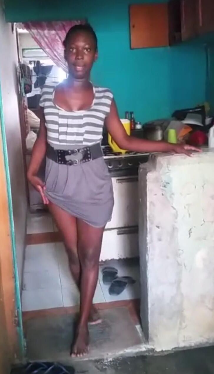 Ebony Crackhead Dancing für Kamera