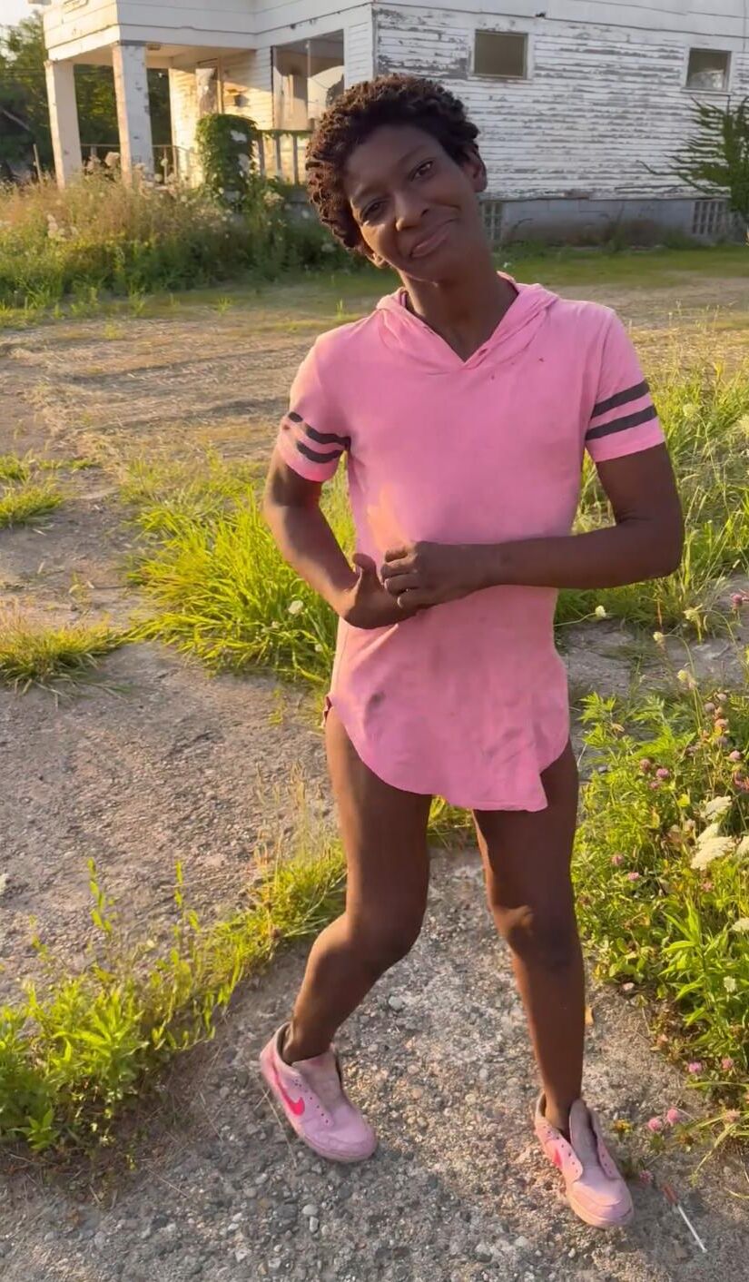 Sexy Ebony Crackhead in Pink